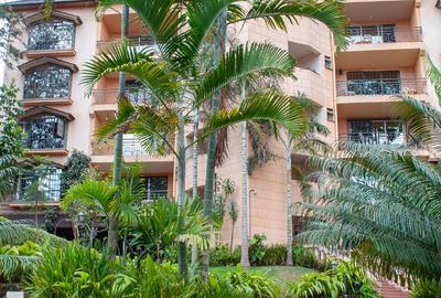 Furnished 3 Bed Apartment with En Suite in Brookside - 3