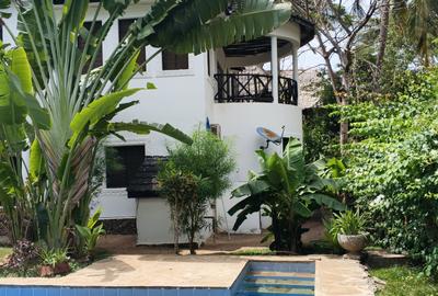 4 Bed Villa with En Suite at Diani - 3
