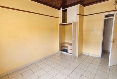 5 Bed Townhouse with En Suite in Mountain View