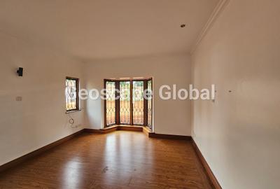 5 Bed House with En Suite in Gigiri