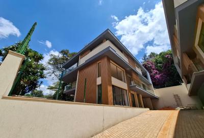 5 Bed Townhouse with En Suite in Lavington