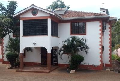 5 Bed Villa with En Suite in Runda
