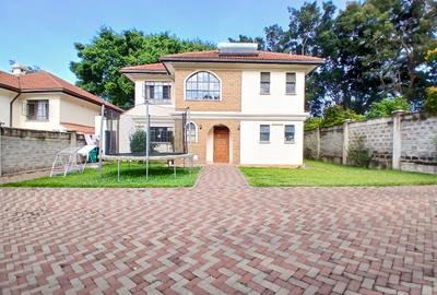 4 Bed Townhouse with En Suite at Lavington Green - 2