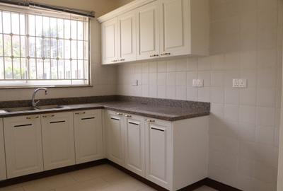 2 Bed House with En Suite in Runda