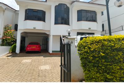 5 Bed House with En Suite at Riverside