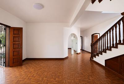 Commercial Property with Parking in Gigiri - 3