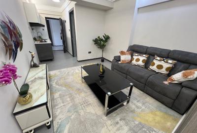 1 Bed Apartment with Swimming Pool in Kilimani - 2