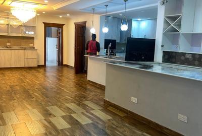 6 Bed House with En Suite in Runda - 3