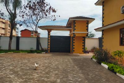 4 Bed Townhouse with En Suite in Vipingo