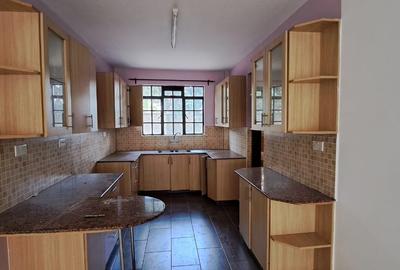 2 Bed Apartment with En Suite in Lavington