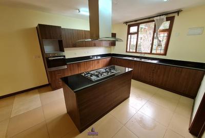 3 Bed Apartment with En Suite at Riverside Drive