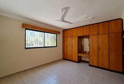 3 Bed Apartment with En Suite at Moyne Drive Nyali