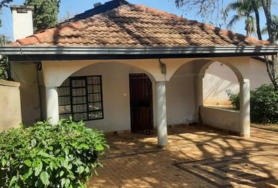 2 Bed House with En Suite at Karen