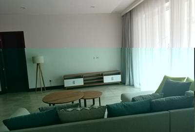 3 Bed Apartment with En Suite at Parklands - 4