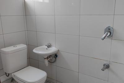 4 Bed Apartment with En Suite in Westlands Area - 3