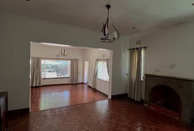 Commercial Property with Service Charge Included in Kilimani - 4