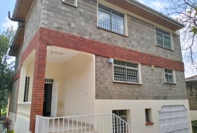 5 Bed Townhouse with En Suite in Lavington