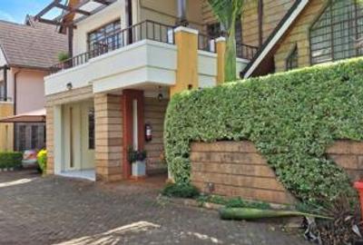 5 Bed Townhouse with En Suite at Kabarsiran Road