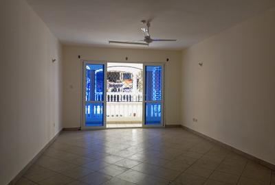 Serviced 3 Bed Apartment with En Suite at Beach Road