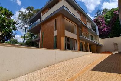 5 Bed Townhouse with En Suite in Lavington