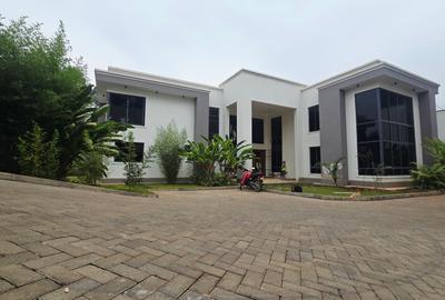 6 Bed House with En Suite in Loresho
