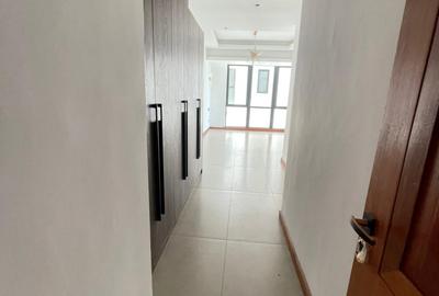 4 Bed Apartment in Riverside - 3