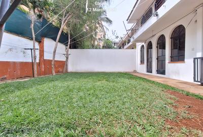 5 Bed Townhouse with En Suite at Riverside Drive - 4