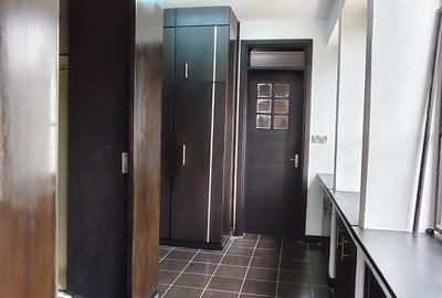 5 Bed House with En Suite in Runda - 4