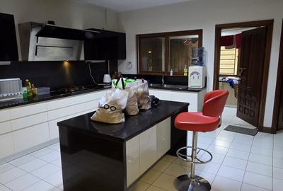 Serviced 3 Bed Apartment with En Suite at Parklands