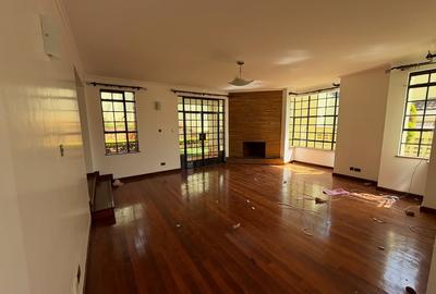 5 Bed Townhouse with En Suite in Lavington - 2
