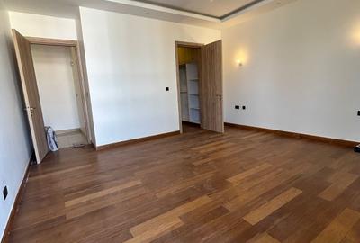 4 Bed Apartment with En Suite in Spring Valley - 4