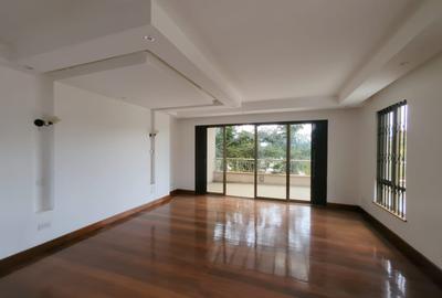 5 Bed Townhouse with En Suite in Lavington - 2