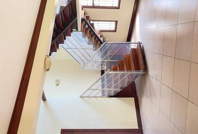 3 Bed Townhouse with En Suite in Spring Valley - 2