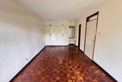 1 Bed Apartment in State House - 3