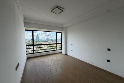 3 Bed Apartment with En Suite in Riverside - 4