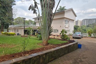 5 Bed House with En Suite in Spring Valley