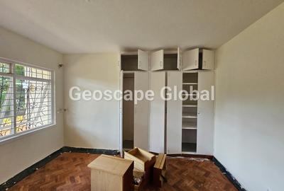 4 Bed House with En Suite in Runda - 4