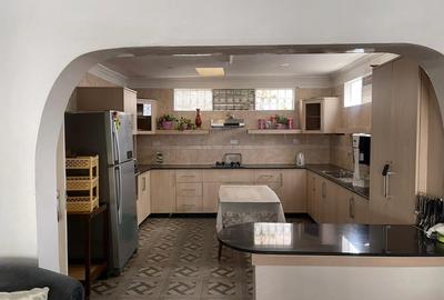 4 Bed Townhouse with Staff Quarters at Ole Dume Road