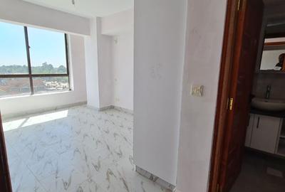 Studio Apartment with En Suite in Ngong Road - 2