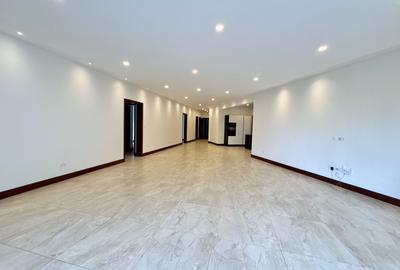 4 Bed Apartment with En Suite at Parklands - 3