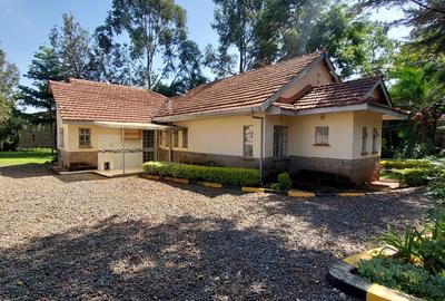 3 Bed House with En Suite in Lavington - 4
