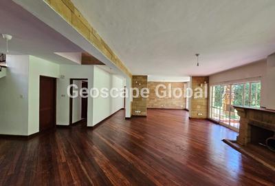 5 Bed House with En Suite in Rosslyn - 3