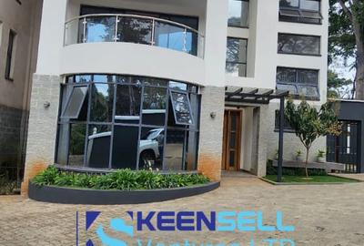 5 Bed House with En Suite in Lavington