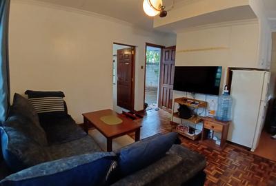 1 Bed House with En Suite in Lavington