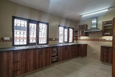 4 Bed Townhouse with En Suite at Kilimani - 3