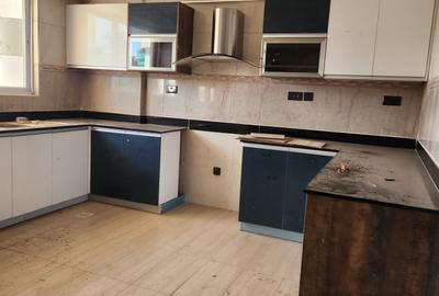 5 Bed Apartment with En Suite at Kilimani - 4