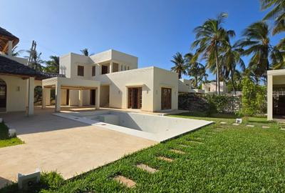 3 Bed Villa with En Suite in Watamu - 2