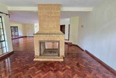 4 Bed House with En Suite in Runda