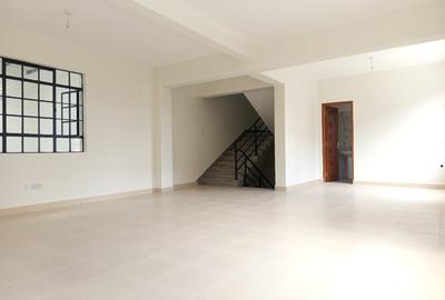 5,750 ft² Warehouse in Syokimau - 3