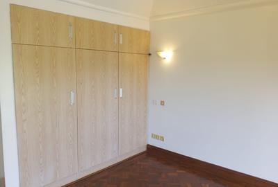 5 Bed Townhouse with En Suite in Runda - 4